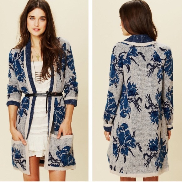 Free People Sweaters - 🦋💙 free people blue floral cardigan 💙🦋